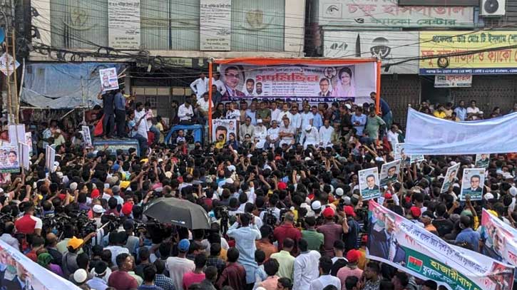 দাবি না মানলে জনগণের উত্তাল তরঙ্গে সুনামির মতো ভেসে যাবেন: ফকরুল