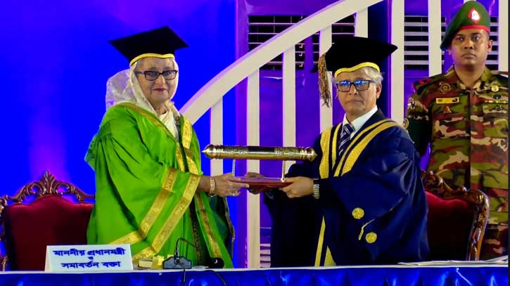বঙ্গবন্ধুকে দেওয়া ‘ডক্টর অব লজ’ ডিগ্রি গ্রহণ করলেন প্রধানমন্ত্রী বঙ্গবন্ধুকে দেওয়া ‘ডক্টর অব লজ’ ডিগ্রি গ্রহণ করলেন প্রধানমন্ত্রী