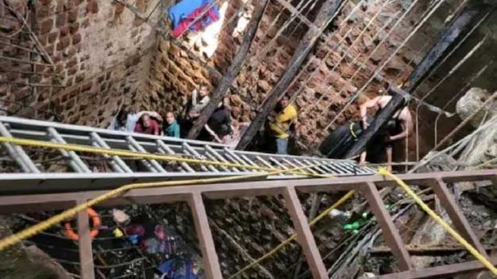 ইনদওরে রামনবমীর ভিড়ে কুয়োর পড়ে মৃত অন্তত ৩৫ ইনদওরে রামনবমীর ভিড়ে কুয়োর পড়ে মৃত অন্তত ৩৫