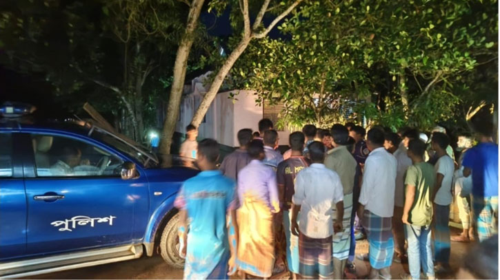 পিতার দায়ের কোপে শিশুপুত্রের মৃত্যুর অভিযোগ পিতার দায়ের কোপে শিশুপুত্রের মৃত্যুর অভিযোগ