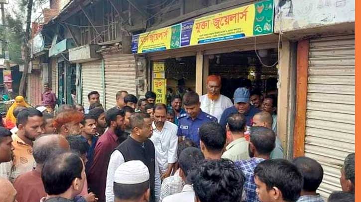 নান্দাইলে মধ্যরাতে ফিল্মি স্টাইলে দুর্ধর্ষ ডাকাতি নান্দাইলে মধ্যরাতে ফিল্মি স্টাইলে দুর্ধর্ষ ডাকাতি