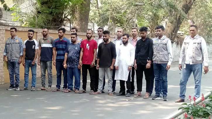 ডাচ-বাংলা ব্যাংকের ডাকাতি হওয়া টাকার ৬ কোটি ৪৩ লাখ উদ্ধার, গ্রেপ্তার ৮ ডাচ-বাংলা ব্যাংকের ডাকাতি হওয়া টাকার ৬ কোটি ৪৩ লাখ উদ্ধার, গ্রেপ্তার ৮