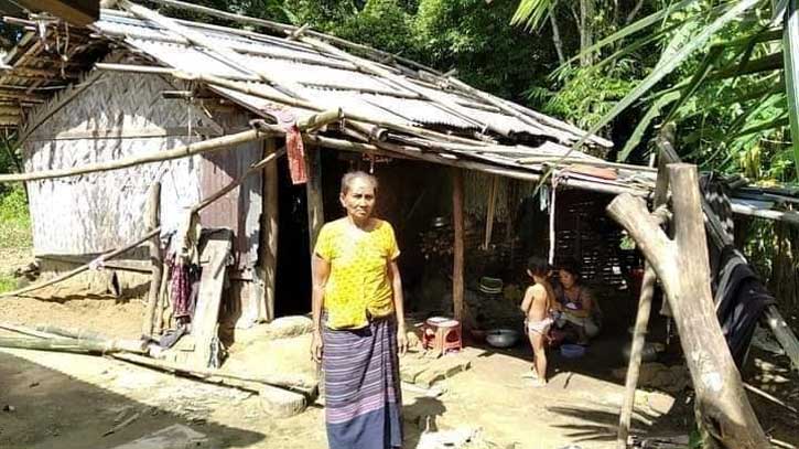 রূপনা চাকমার পরিবার প্রধানমন্ত্রীর নির্দেশে পাচ্ছেন ঘর