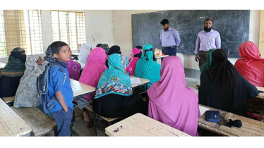 ঈশ্বরগঞ্জে দুটি প্রাথমিক বিদ্যালয়ের শ্রেণিকক্ষ দখল করে প্রশিক্ষণ