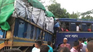 নেত্রকোনায় ট্রাক-বাসের সংঘর্ষে বাসচালকসহ নিহত ২