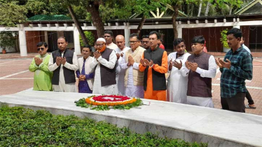 টুঙ্গীপাড়ায় বঙ্গবন্ধুর সমাধিতে তাড়াশ উপজেলা আ. লীগের শ্রদ্ধাঞ্জলী