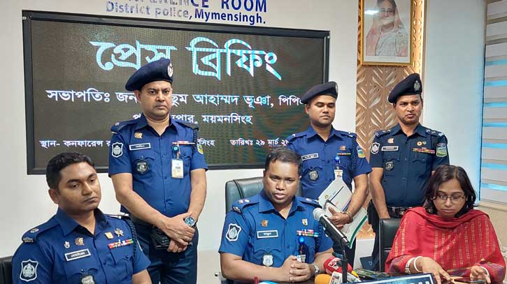 ছিনতাইয়ের ২ দিন পর সাড়ে ৫ লাখ টাকা উদ্ধার, গ্রেপ্তার ৫ ছিনতাইয়ের ২ দিন পর সাড়ে ৫ লাখ টাকা উদ্ধার, গ্রেপ্তার ৫