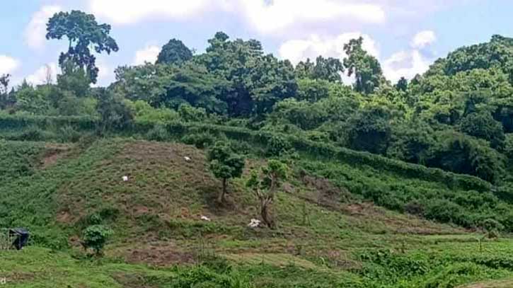 রোহিঙ্গা ক্যাম্পে মিয়ানমারের গোলাবর্ষণ, ১ কিশোর নিহত, আহত ৫