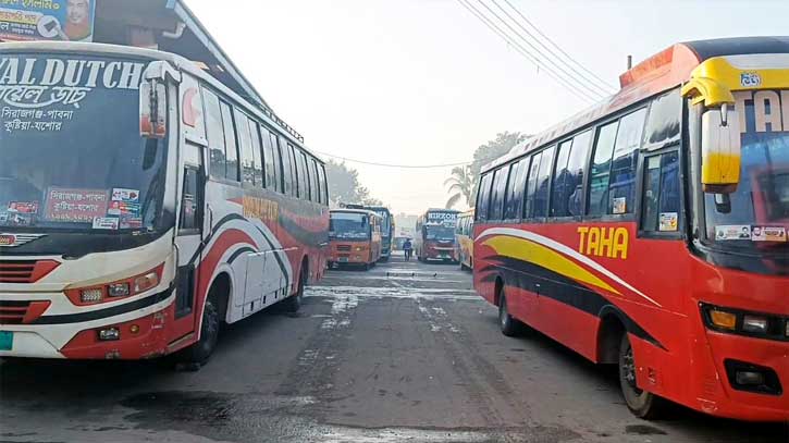 সিরাজগঞ্জে চলছে পরিবহন ধর্মঘট