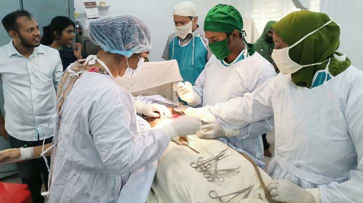 চাটমোহর হাসপাতালে এক যুগ পর অস্ত্রোপচার শুরু চাটমোহর হাসপাতালে এক যুগ পর অস্ত্রোপচার শুরু