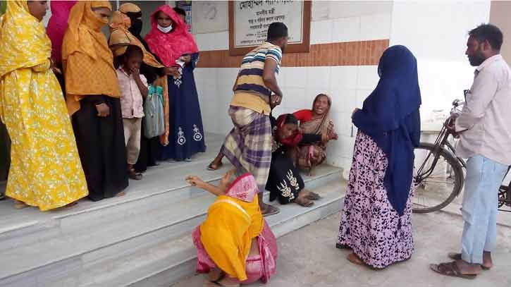 দামুড়হুদায় পাওয়ারটিলারের চাকা ফেটে কিশোরের মৃত্যু