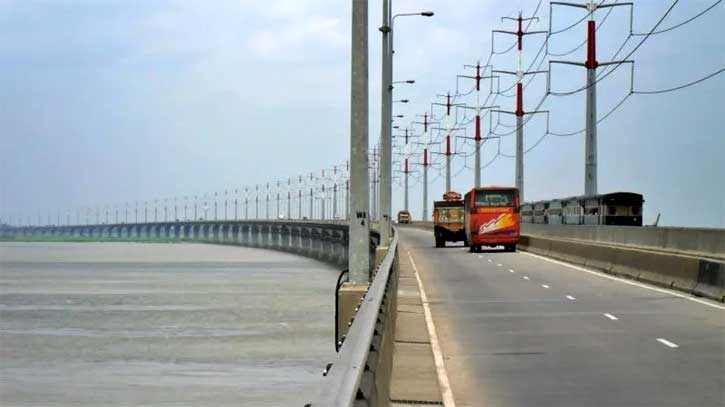 বঙ্গবন্ধু সেতু থেকে ২৬ বছরে ৭৮৭৯ কোটি ৩০ লাখ টাকা টোল আদায় বঙ্গবন্ধু সেতু থেকে ২৬ বছরে ৭৮৭৯ কোটি ৩০ লাখ টাকা টোল আদায়