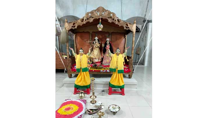 তাড়াশে রাধাগোবিন্দ নাট মন্দিরে ৫ দিনব্যাপী ঝুলন উৎসব তাড়াশে রাধাগোবিন্দ নাট মন্দিরে ৫ দিনব্যাপী ঝুলন উৎসব