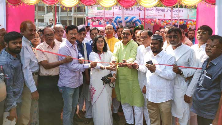 জীবননগরে ডিজিটাল উদ্ভাবনী মেলা উদ্বোধন জীবননগরে ডিজিটাল উদ্ভাবনী মেলা উদ্বোধন