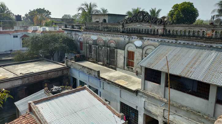 ধ্বংসের পথে কাশিপুর জমিদার বাড়ি