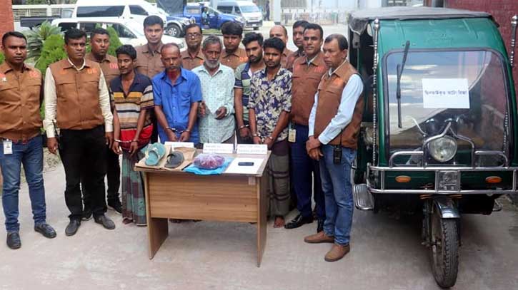 ময়মনসিংহে অটোরিকশা ছিনতাই ও হত্যার ঘটনায় ৫ জন গ্রেপ্তার ময়মনসিংহে অটোরিকশা ছিনতাই ও হত্যার ঘটনায় ৫ জন গ্রেপ্তার