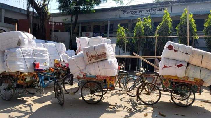 শীতার্তদের জন্য বরাদ্দ কম্বল ফেরত দিলো ইউপি চেয়ারম্যানরা