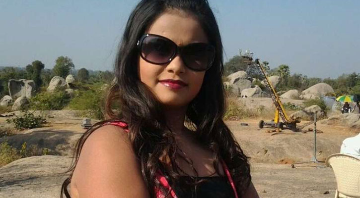 আত্মহত্যা করলেন অভিনেত্রী অঞ্জলী আত্মহত্যা করলেন অভিনেত্রী অঞ্জলী