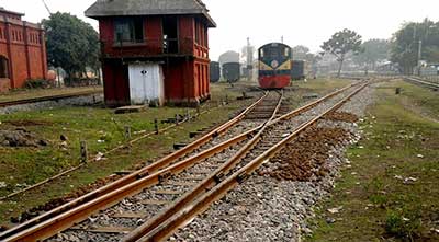 লালমনিরহাটে ট্রেনে ধাক্কা দিয়ে প্রেমিকাকে হত্যার অভিযোগ