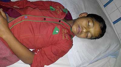 লালমনিরহাটে শিক্ষকের জুতার আঘাতে ছাত্র হাসপাতালে লালমনিরহাটে শিক্ষকের জুতার আঘাতে ছাত্র হাসপাতালে